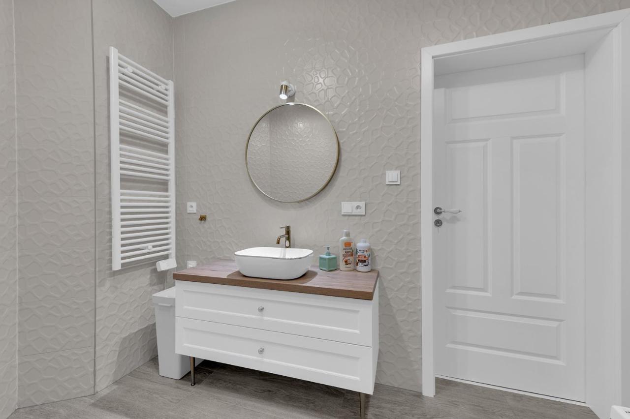 Polonia Apartment Centrum Z Miejscem Parkingowym Lodz  Ngoại thất bức ảnh